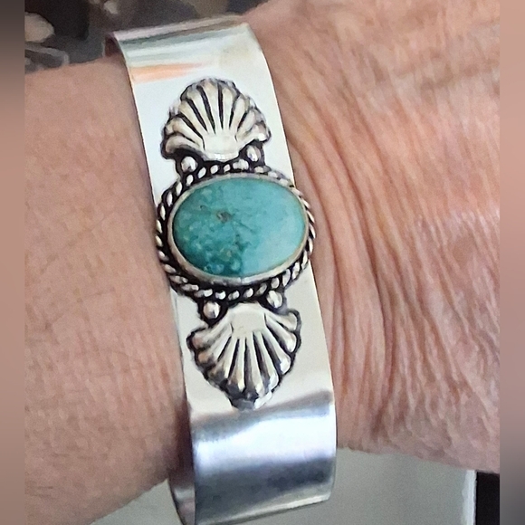 TURQUOISE CUFF BRACELET 7-7.5 - Picture 4 of 5